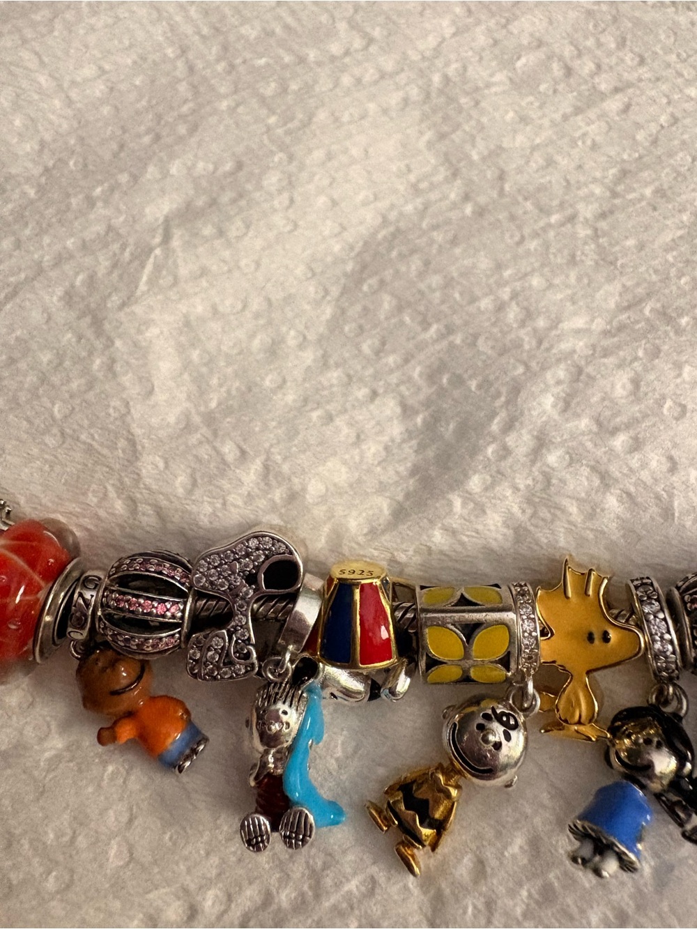 Pandora family bracelet with Peanut themed charms - Picture 6 of 11